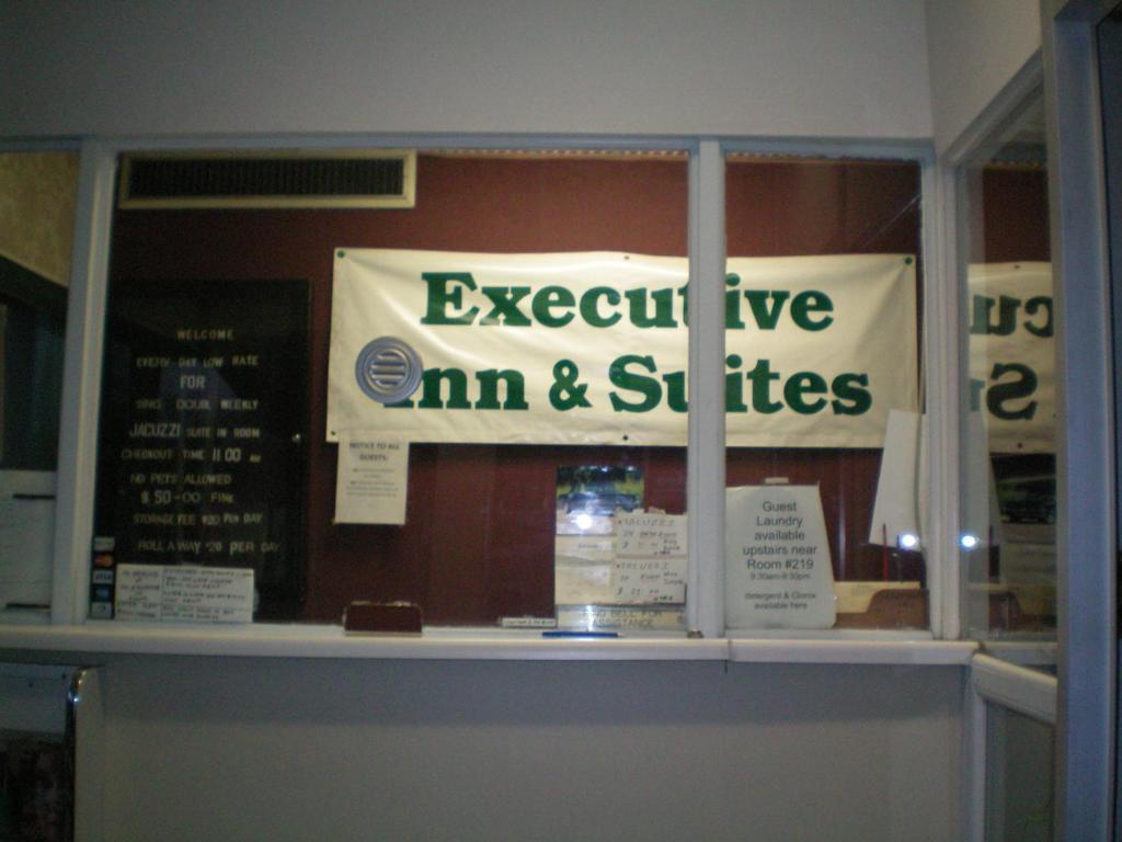 Executive Inn & Suites - Огаста Екстер'єр фото